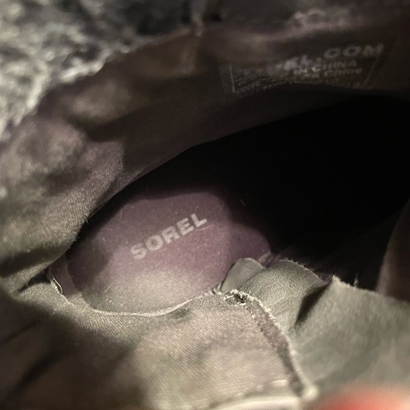 Sorel waterproof low heeled leather boot with sorel strap embellishments - Picture 6 of 10